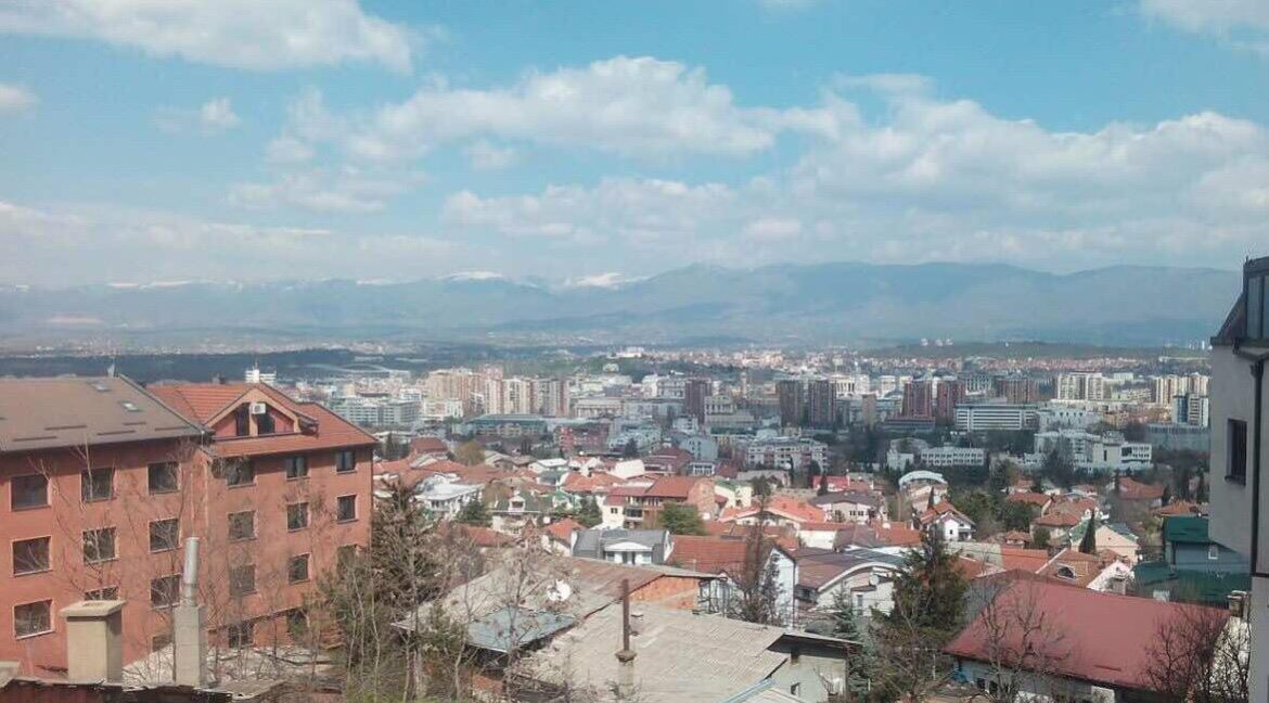 se-izdava-lux-namesten-stan-na-vodno-65m2