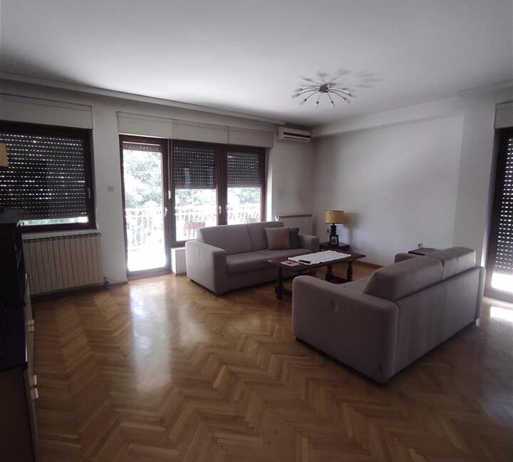 a-house-floor-for-rent-at-the-very-center-of-skopje (1)