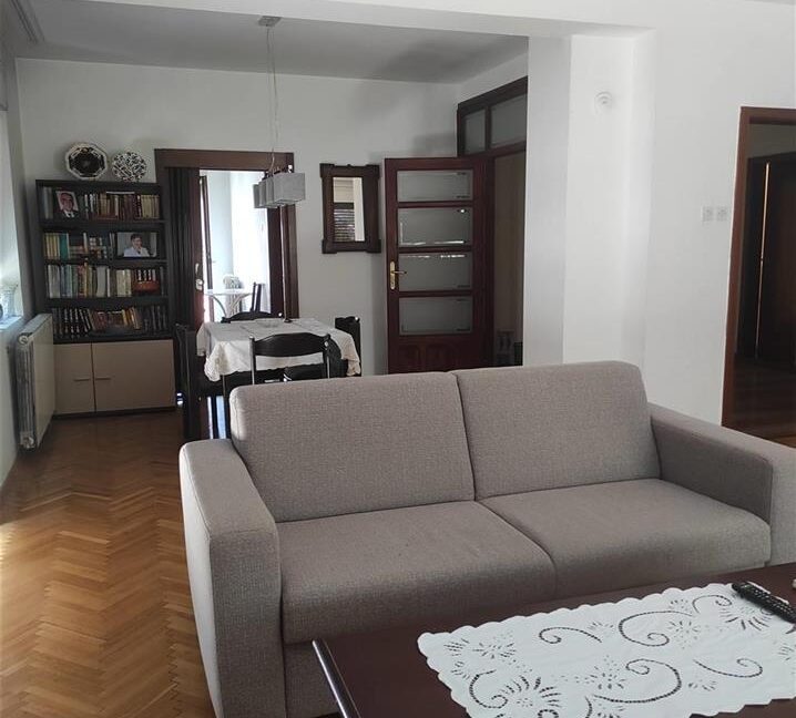 a-house-floor-for-rent-at-the-very-center-of-skopje (2)
