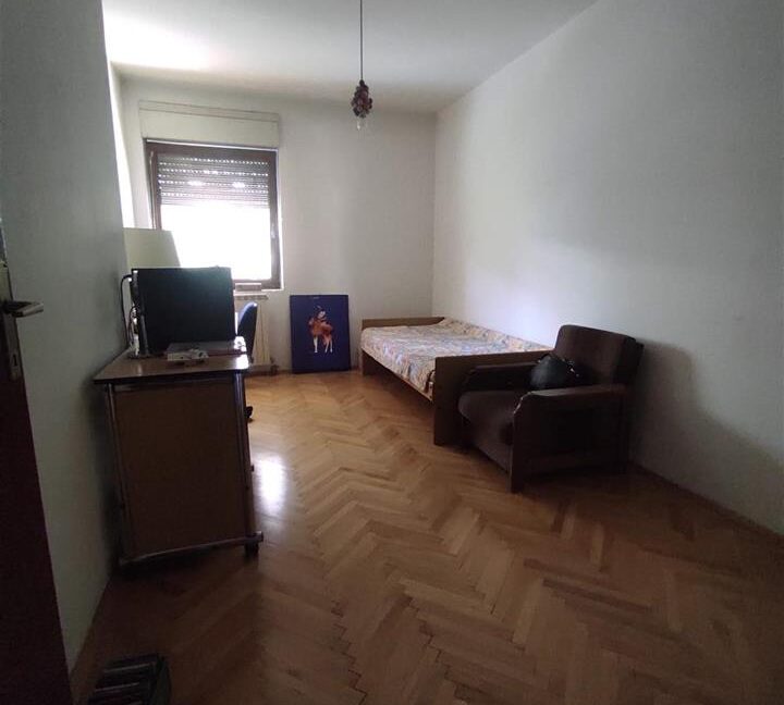 a-house-floor-for-rent-at-the-very-center-of-skopje (3)
