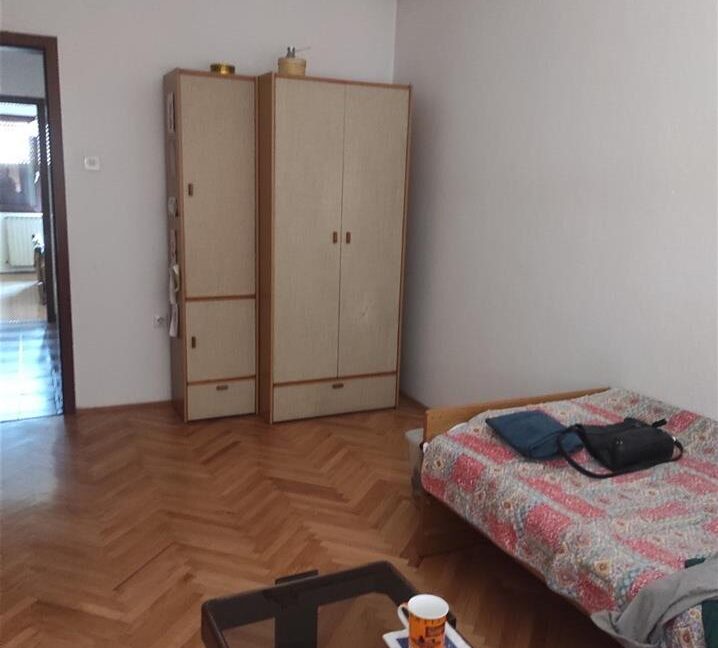 a-house-floor-for-rent-at-the-very-center-of-skopje (4)